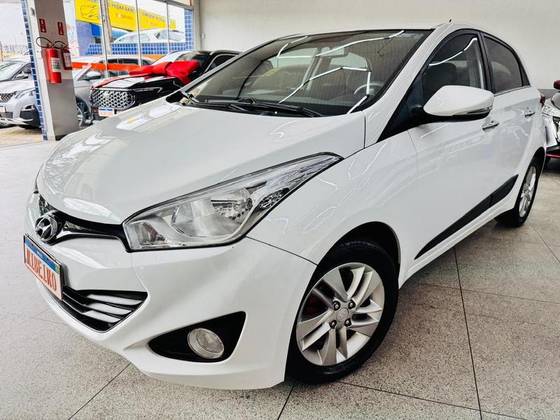 HYUNDAI HB20 1.6 PREMIUM 16V FLEX 4P AUTOMÁTICO HYUNDAI HB20 1.6 PREMIUM 16V FLEX 4P AUTOMÁTICO